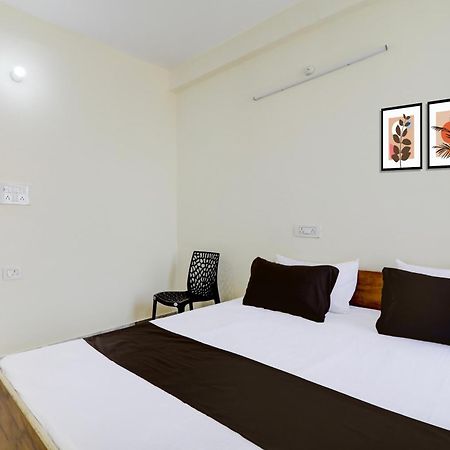 Hotel O Rn Chinhat Esterno foto