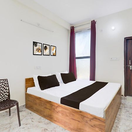 Hotel O Rn Chinhat Esterno foto