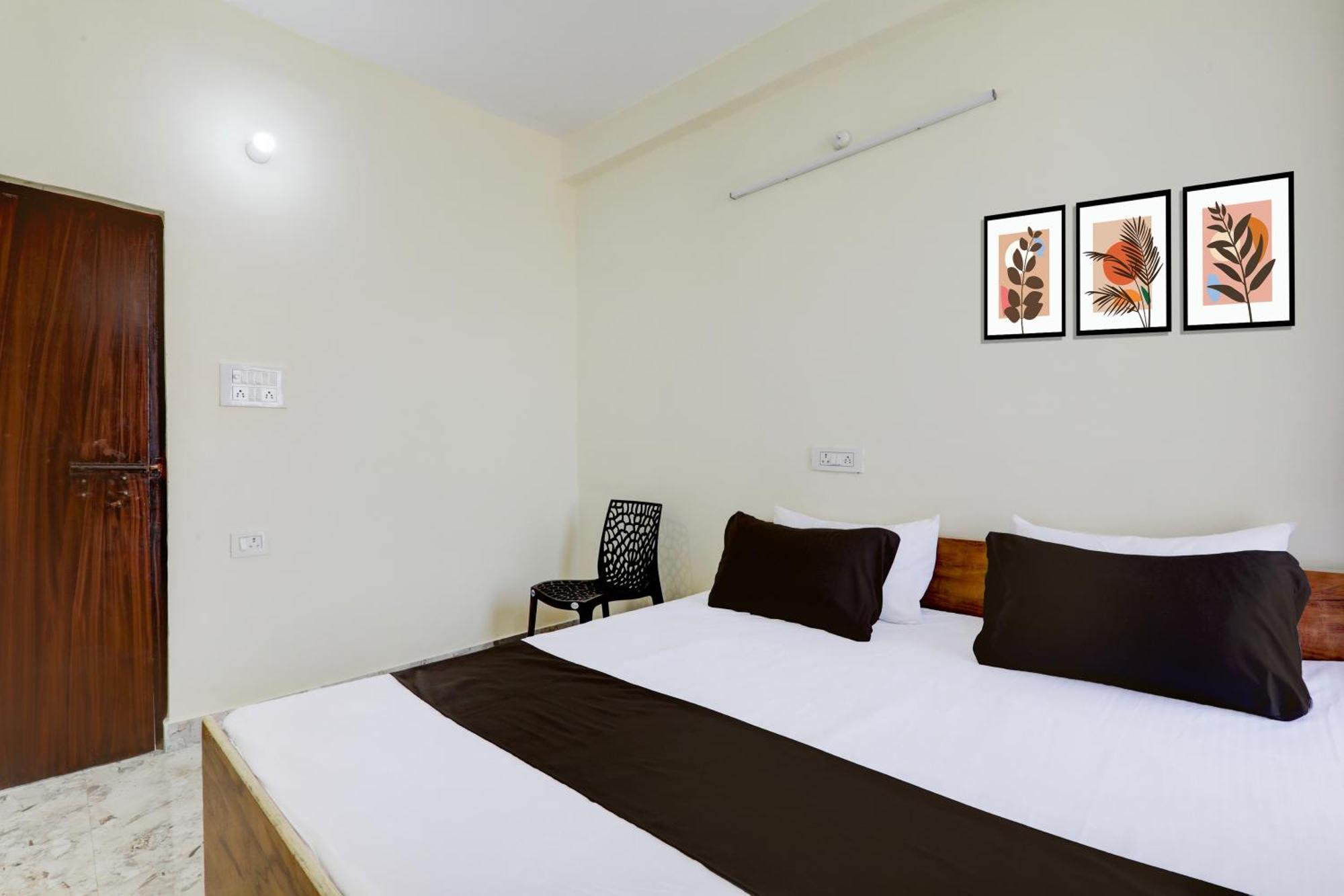 Hotel O Rn Chinhat Esterno foto