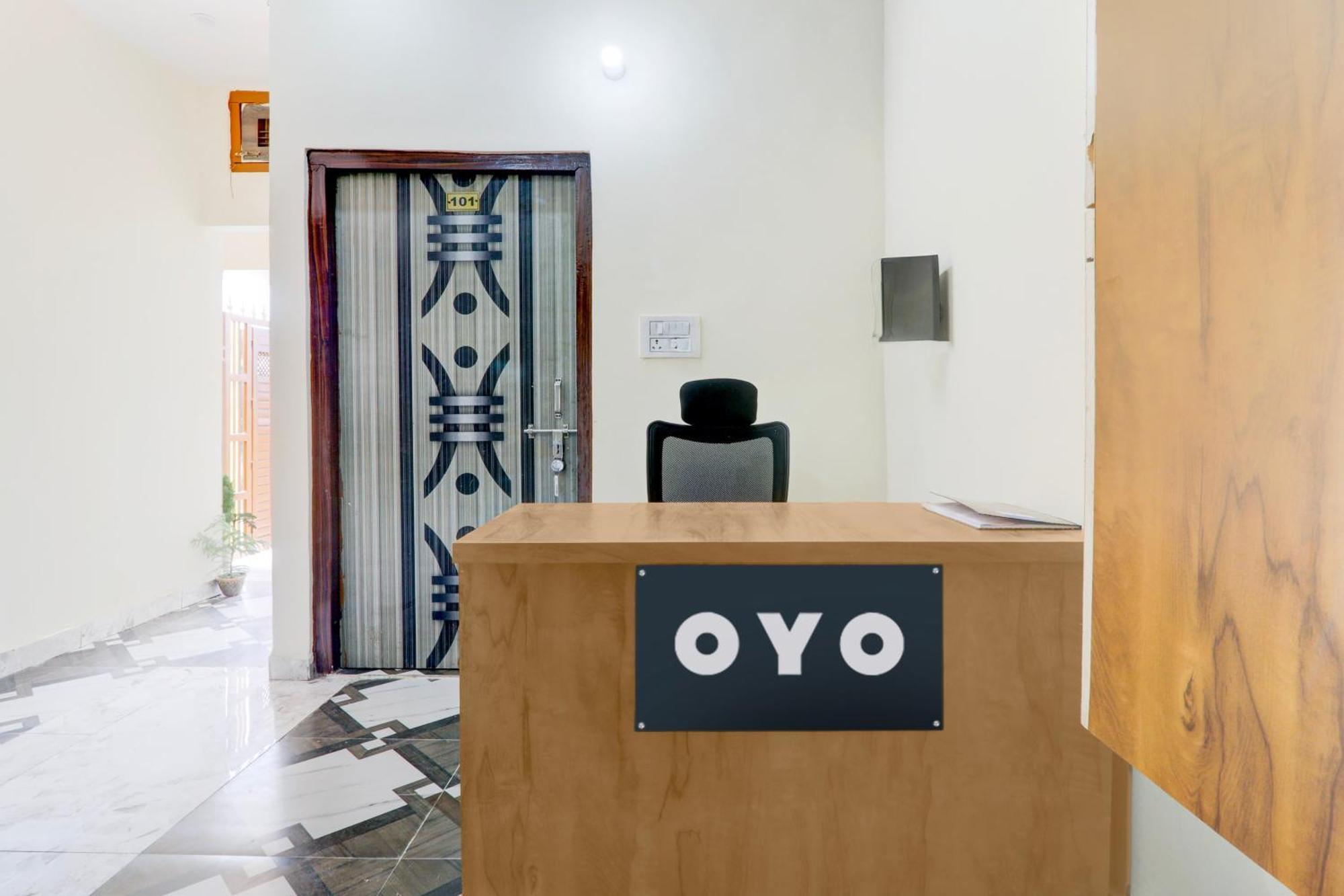 Hotel O Rn Chinhat Esterno foto